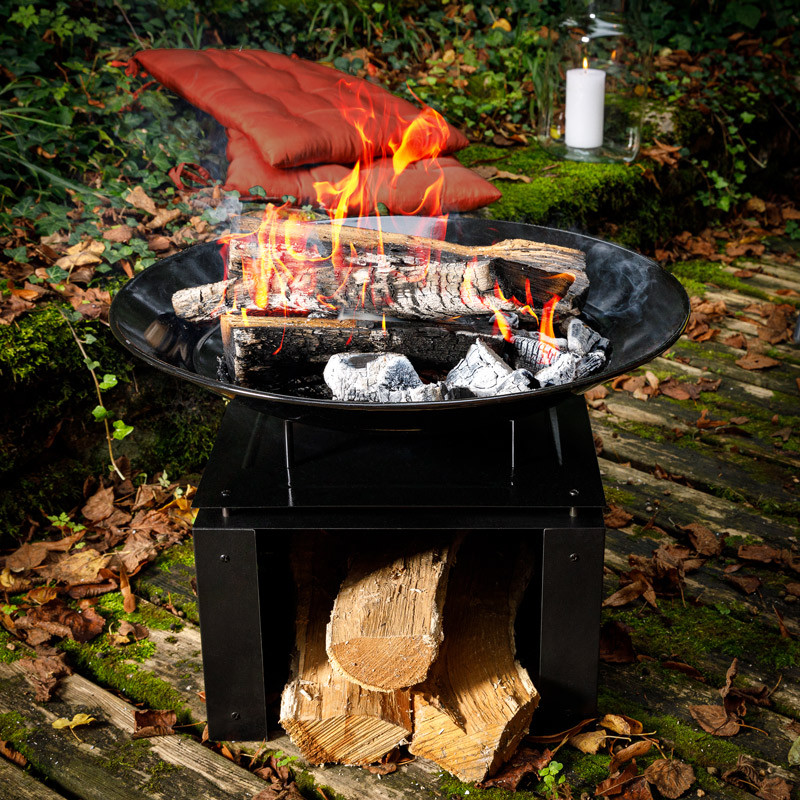 Braséro de chauffage en acier avec espace de rangement pour les bûches