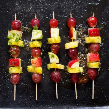 Brochettes de fruits caramélisés au citron vert