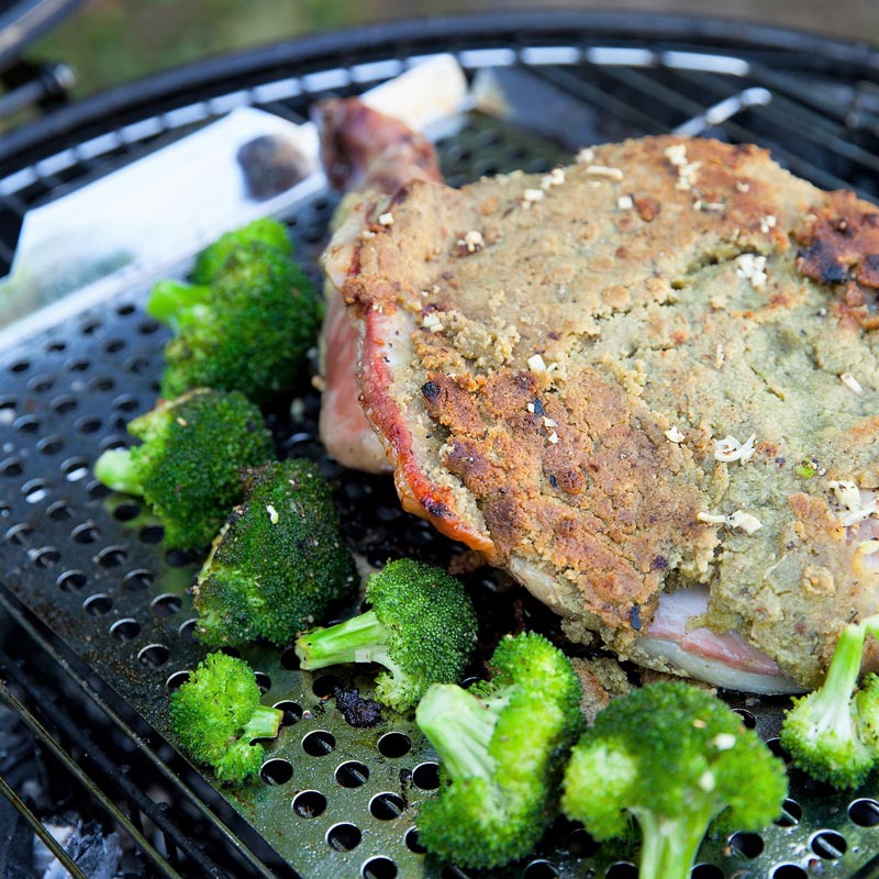 Épaule d’agneau aux herbes, pâte de coriandre, gingembre et cumin