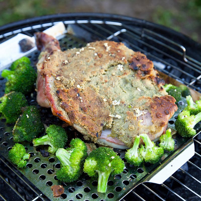 Épaule d’agneau aux herbes, pâte de coriandre, gingembre et cumin