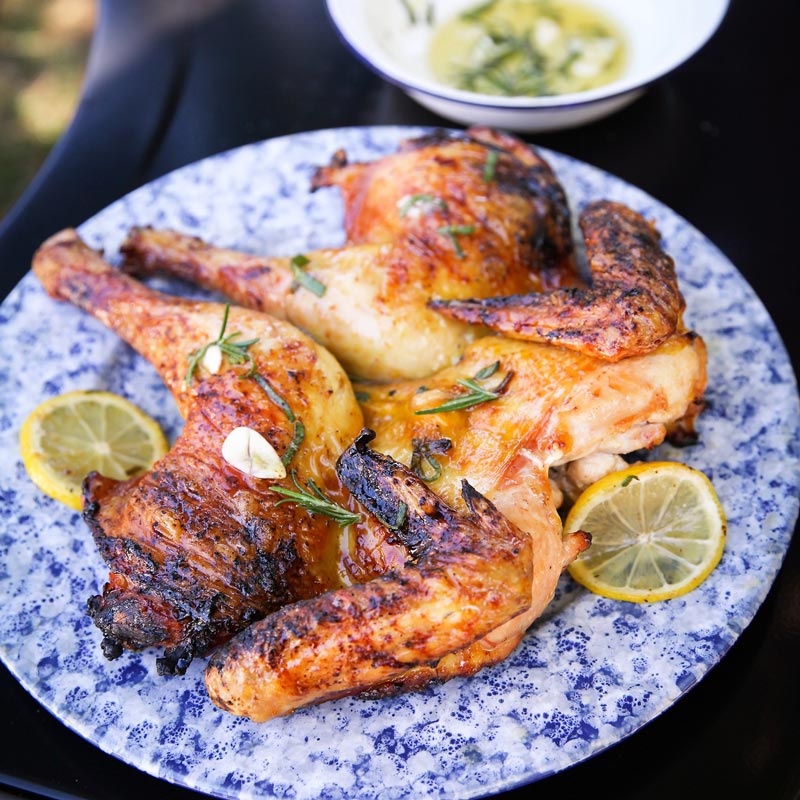 Poulet en crapaudine, mariné au citron et au romarin