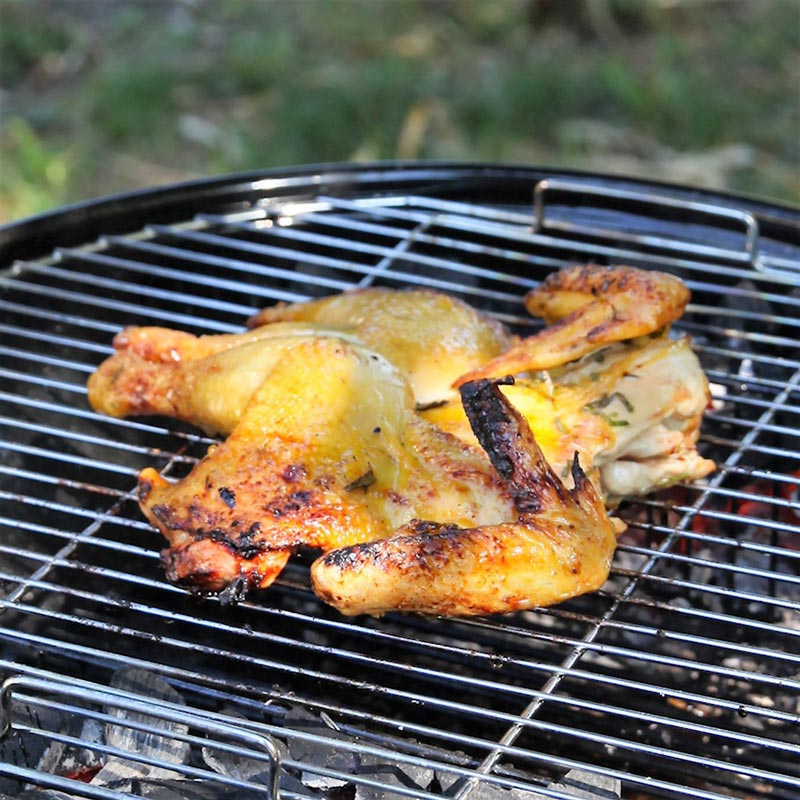 Poulet en crapaudine, mariné au citron et au romarin